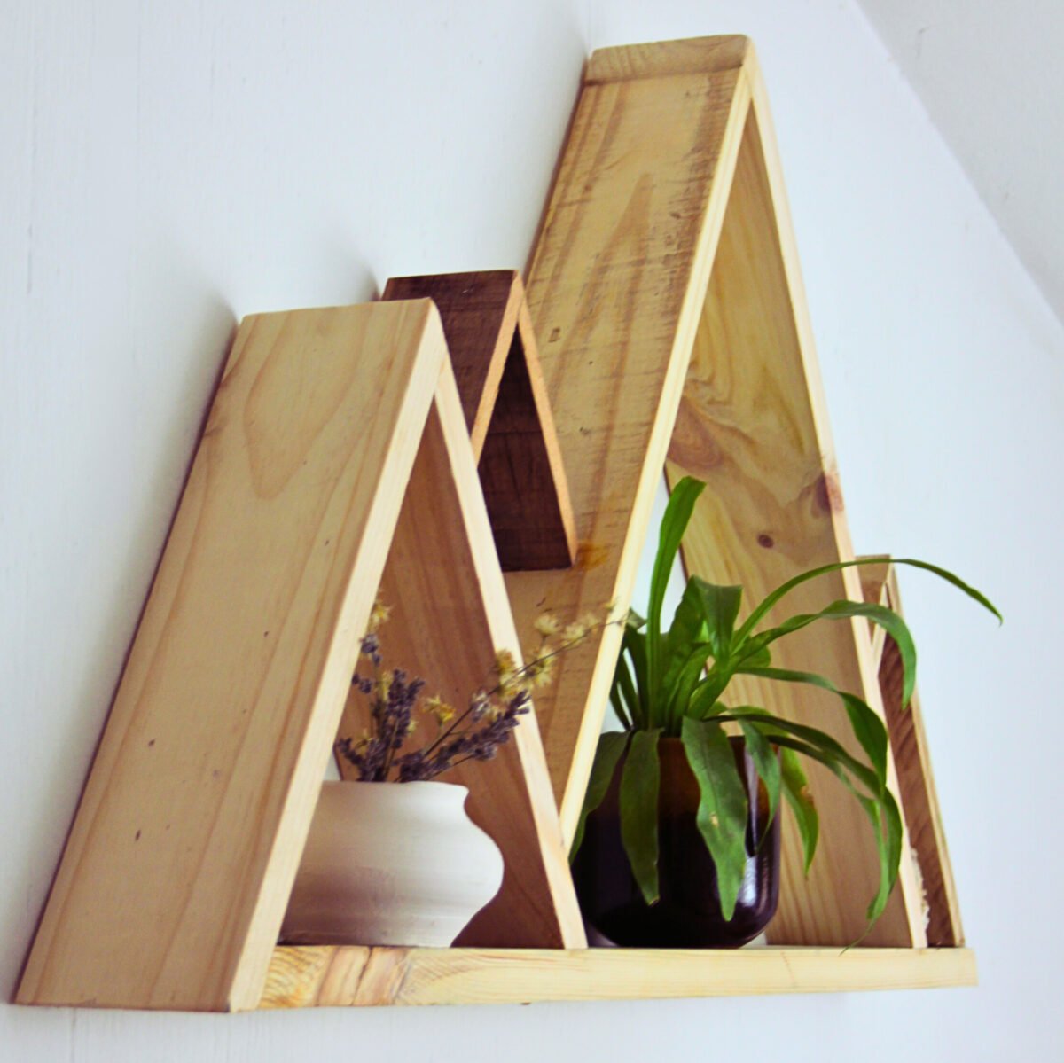 Wall mountains shelf, plant pots, two colors of wood